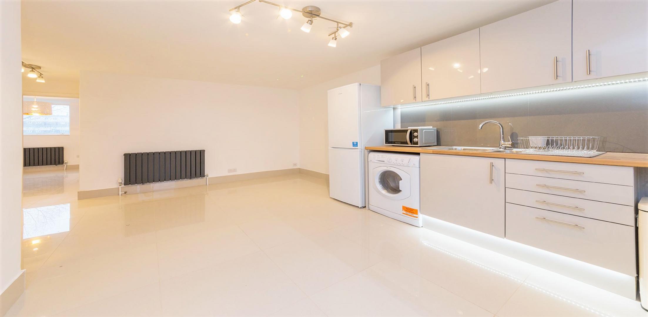 			LET, 2 Bedroom, 1 bath, 1 reception Flat			 Brondesbury Villas, KILBURN